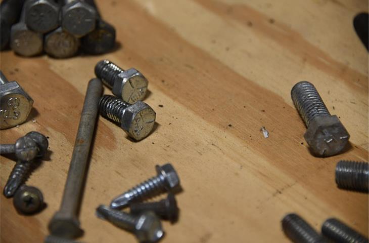 6.8 screw bolts